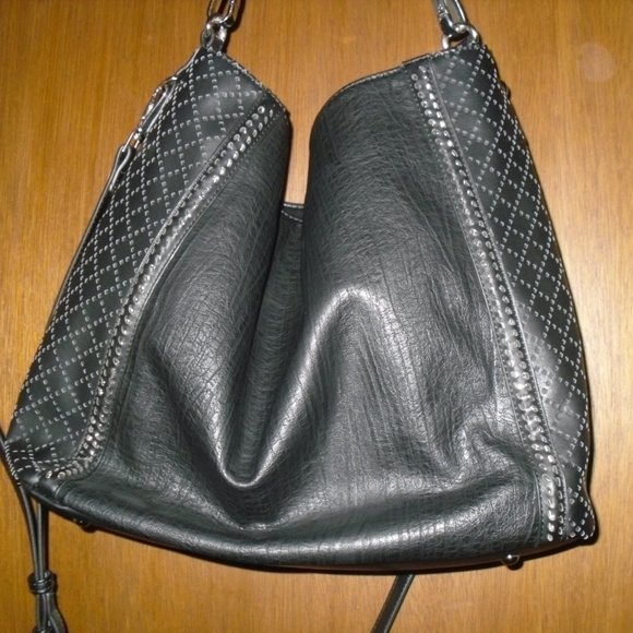 Urban Expressions Holland Hobo Large Chain perforated vegan leather purse black - Picture 4 of 11